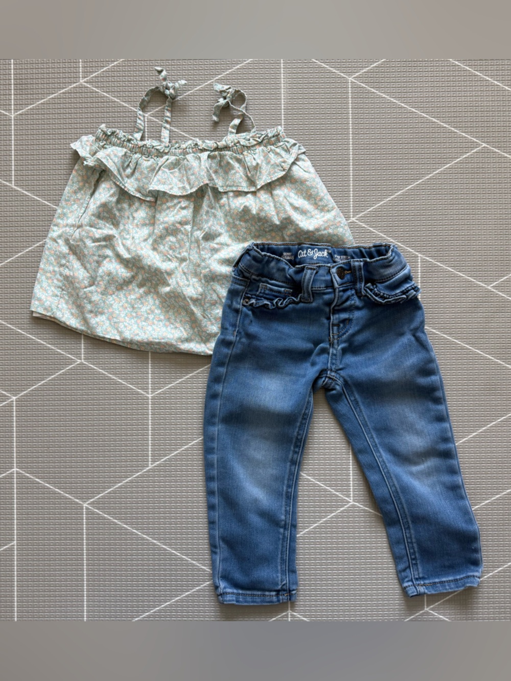 Osh Kosh|Baby girl/toddler Summer set,Denim jeans & ditsy Floral Ruffle Tank•2T